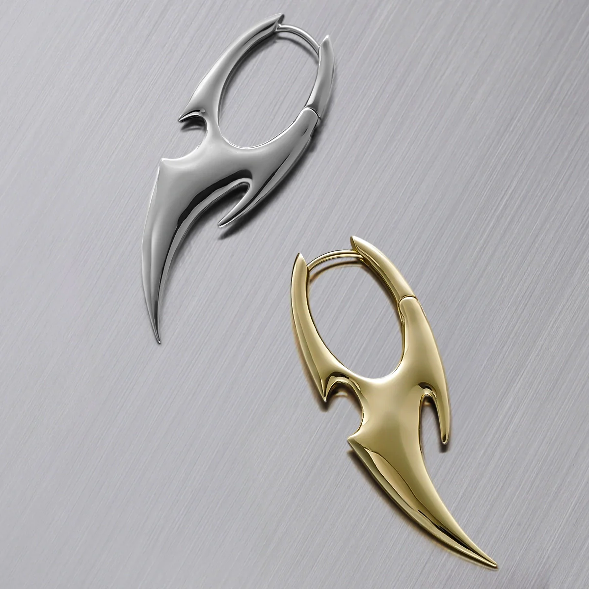 BLADE ARC EARRINGS - Image 13