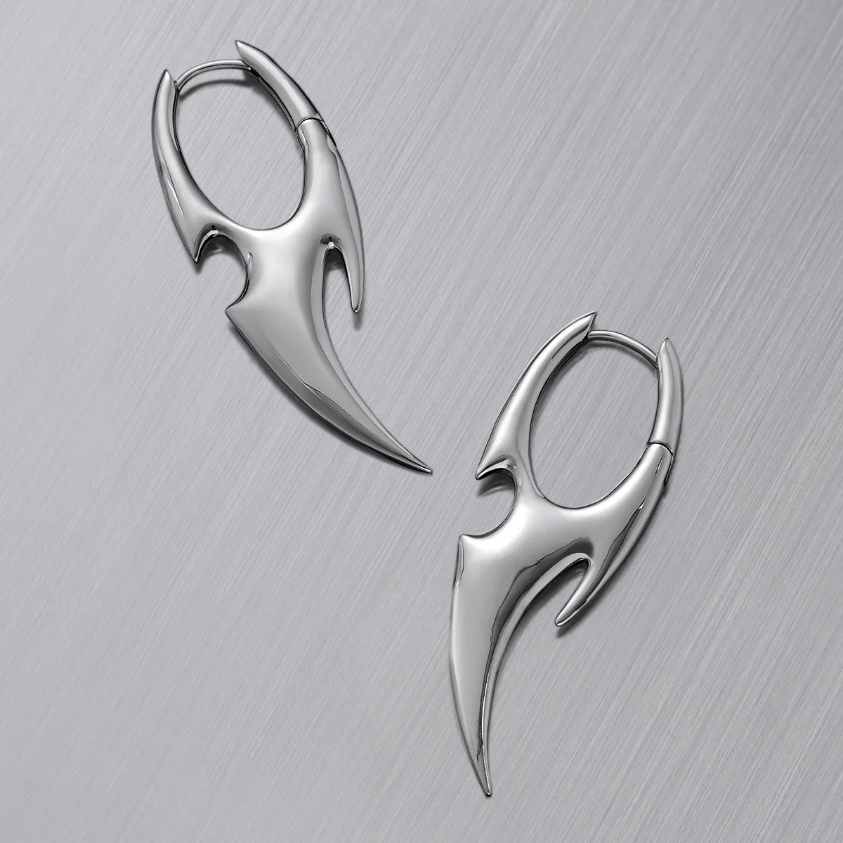 BLADE ARC EARRINGS - Image 15