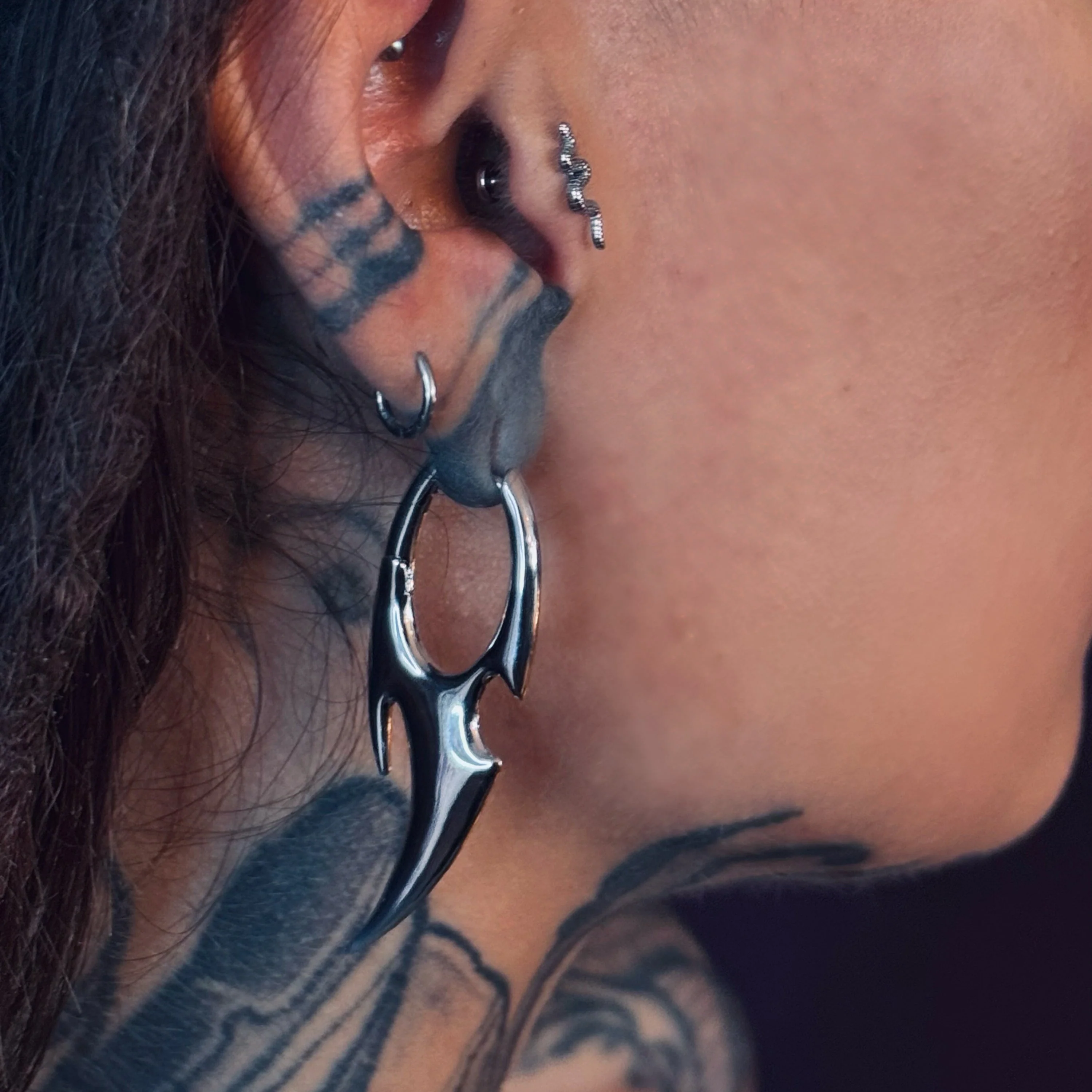 BLADE ARC EARRINGS - Image 5