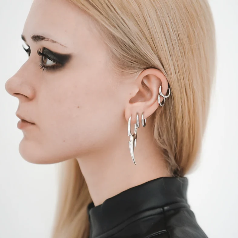 BLADE ARC EARRINGS - Image 8