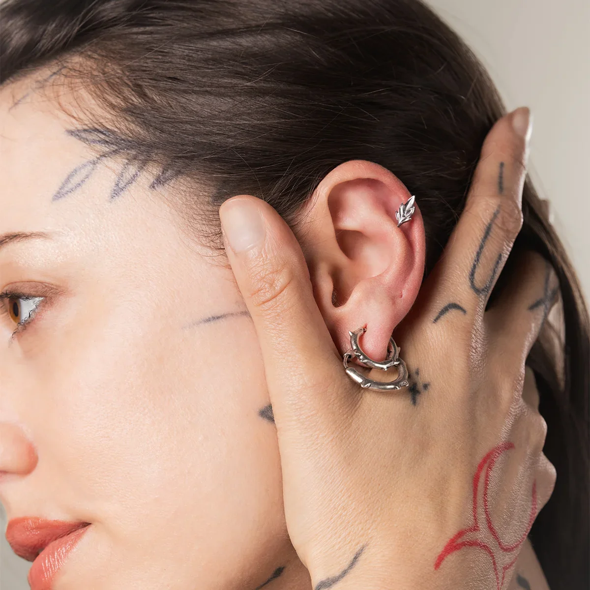 BRAMBLE LEAF EAR STUDS - Image 4