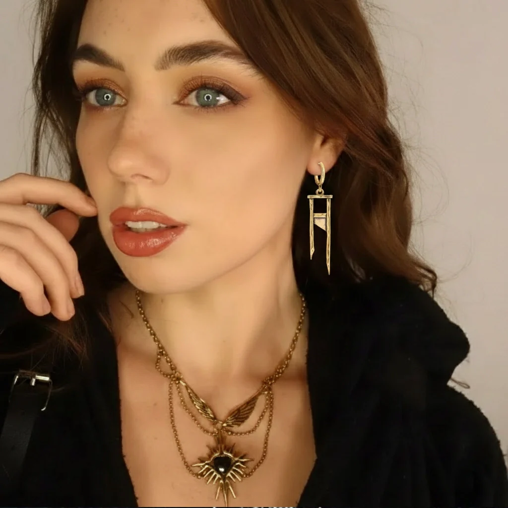 CHIC GUILLOTINE EARRINGS - Image 11
