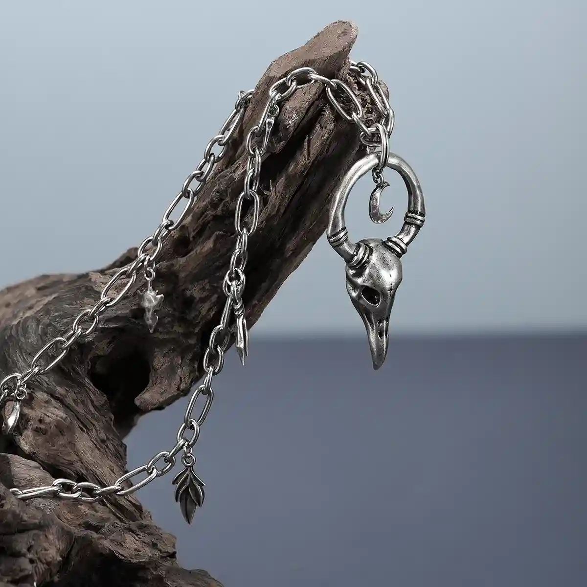 CROW WARD NECKLACE - Image 8
