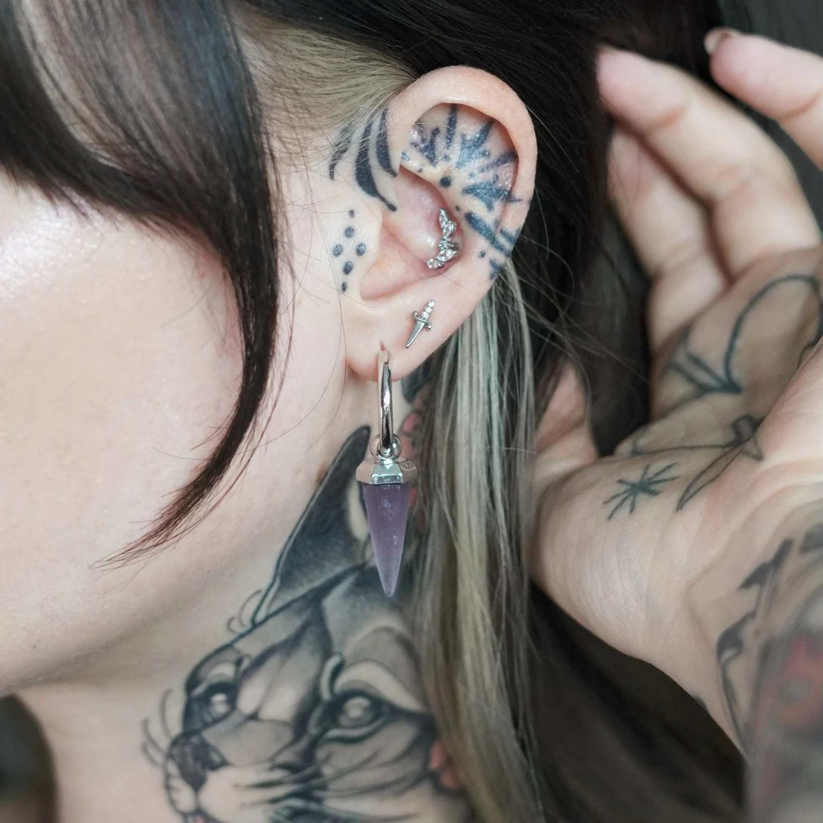 CRYSTAL PRISMATIC EARRINGS - Image 10