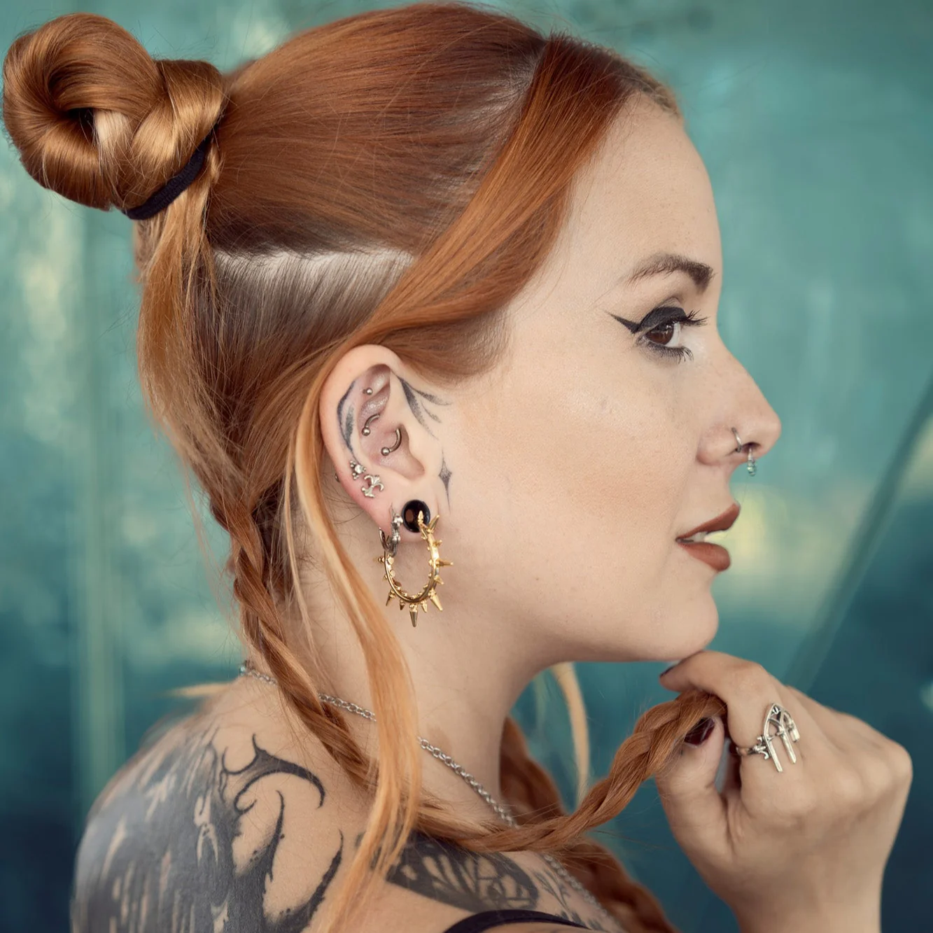 EDGE OF DANGER EARRINGS - Image 8