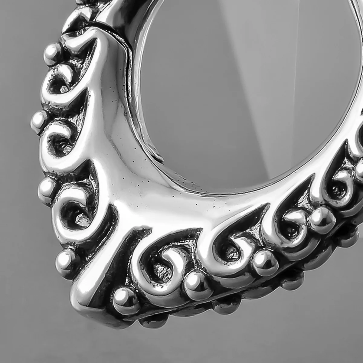 ELEGANT CURVE EARRINGS - Image 12