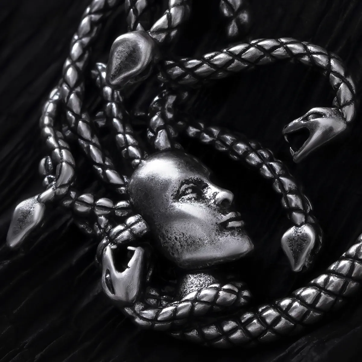 ENCHANTED MEDUSA EARRINGS - Image 10