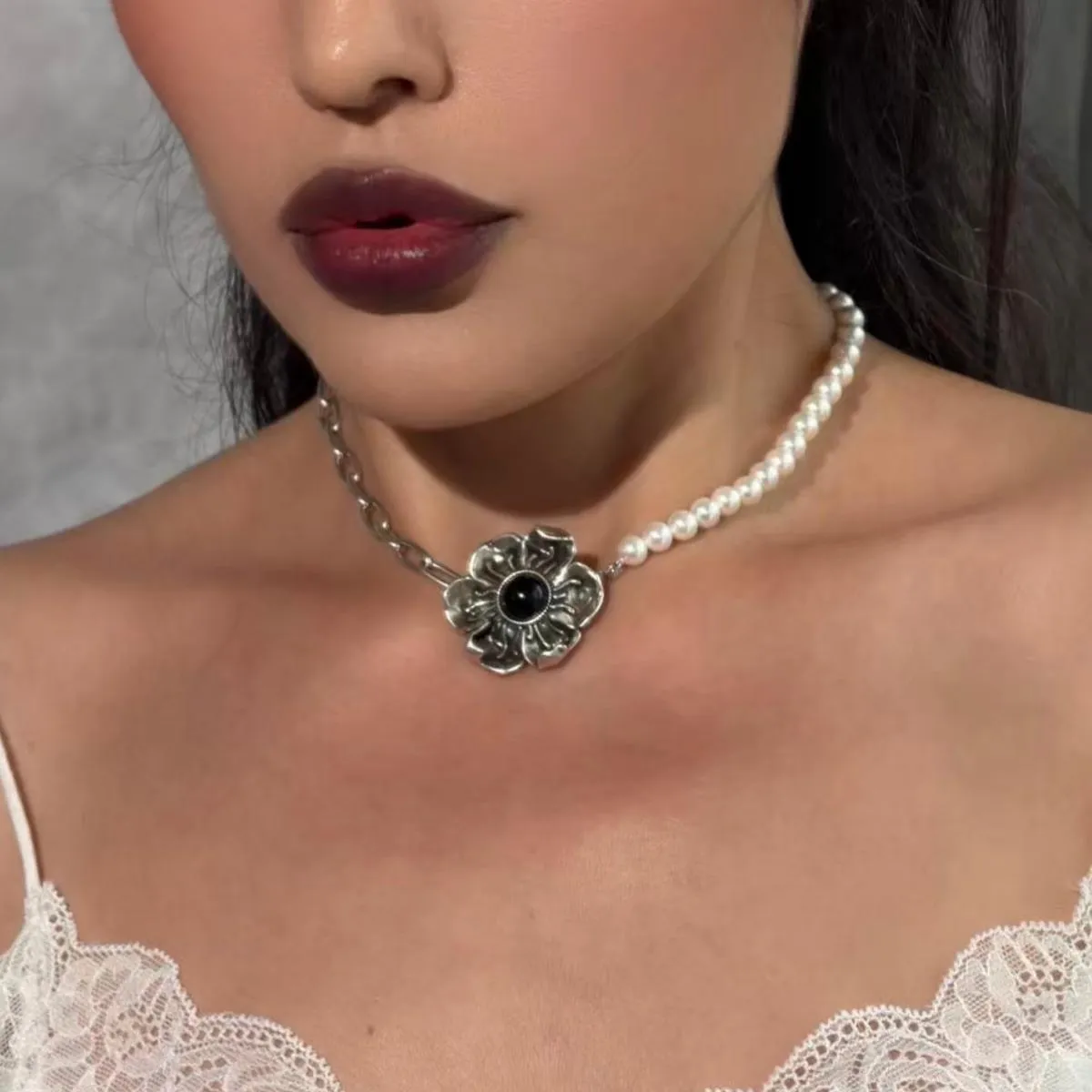 EQUINOX BLOOM CHOKER - Image 5