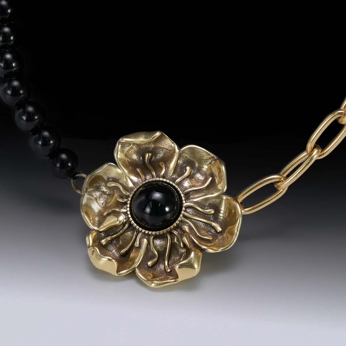 EQUINOX BLOOM CHOKER - Image 8