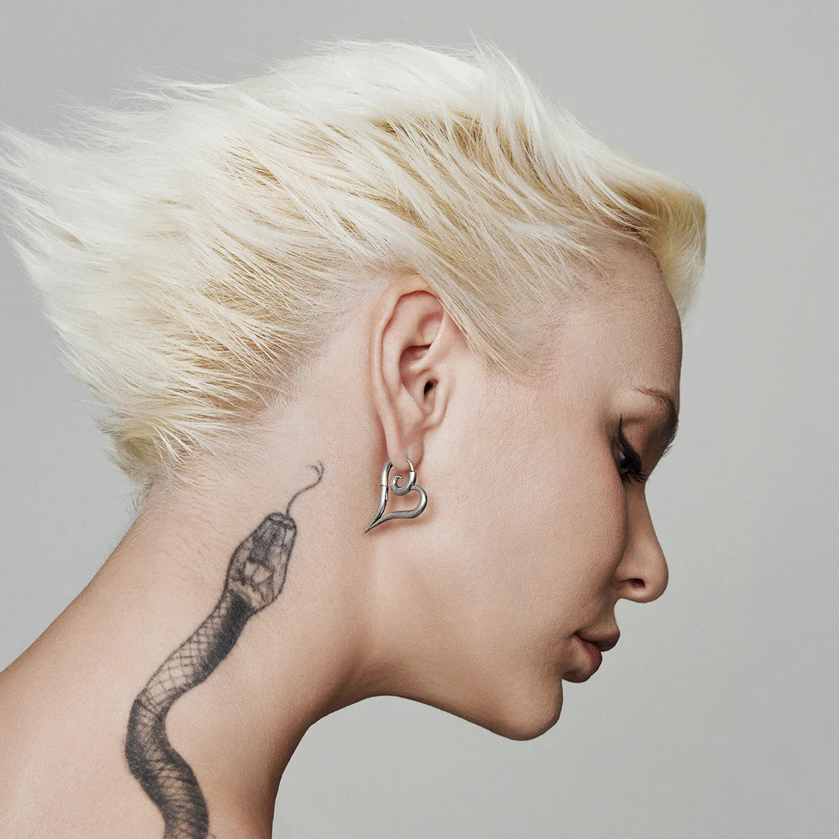 ETHEREAL HEARTFLOW EARRINGS - Image 4