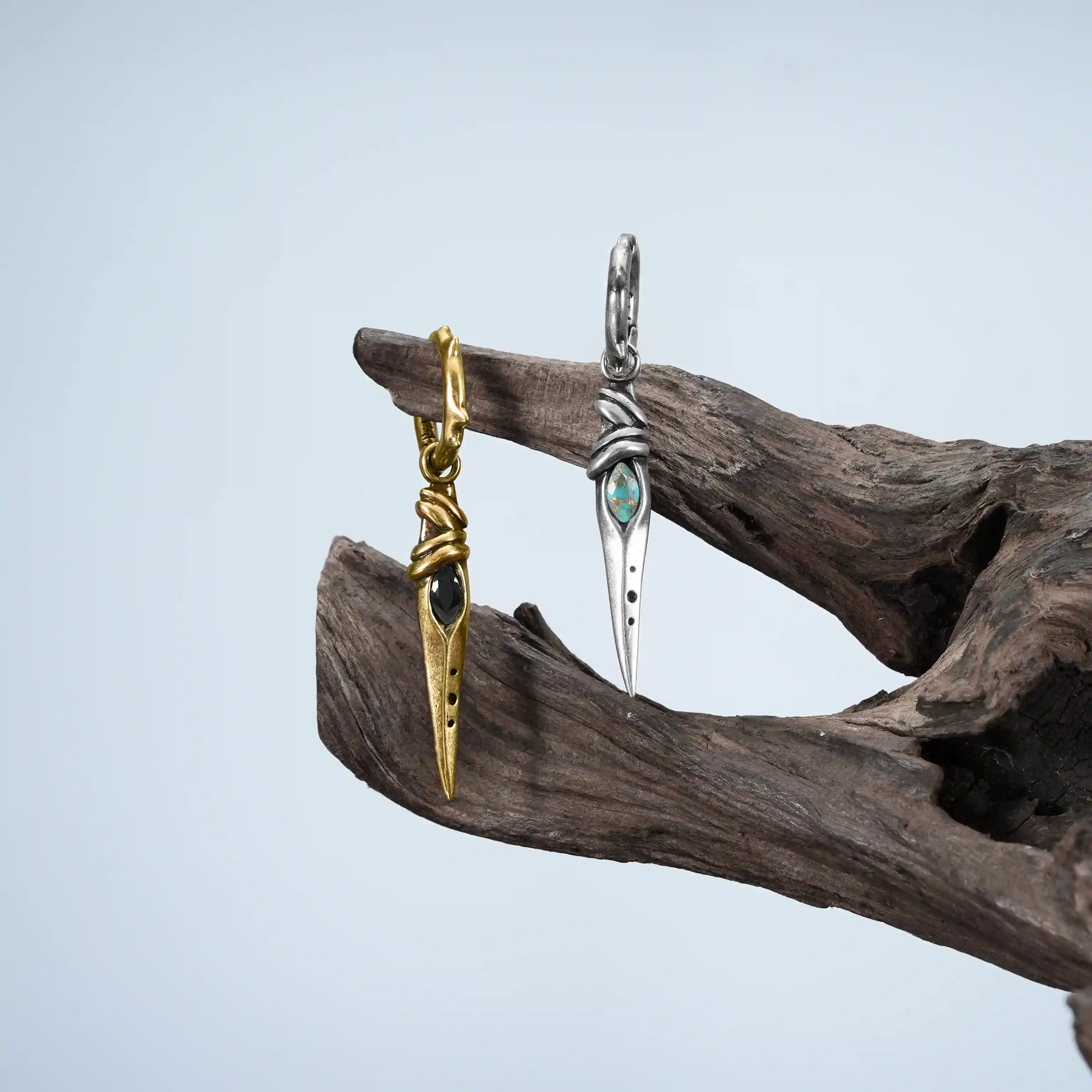 EYE DAGGER EARRINGS - Image 13