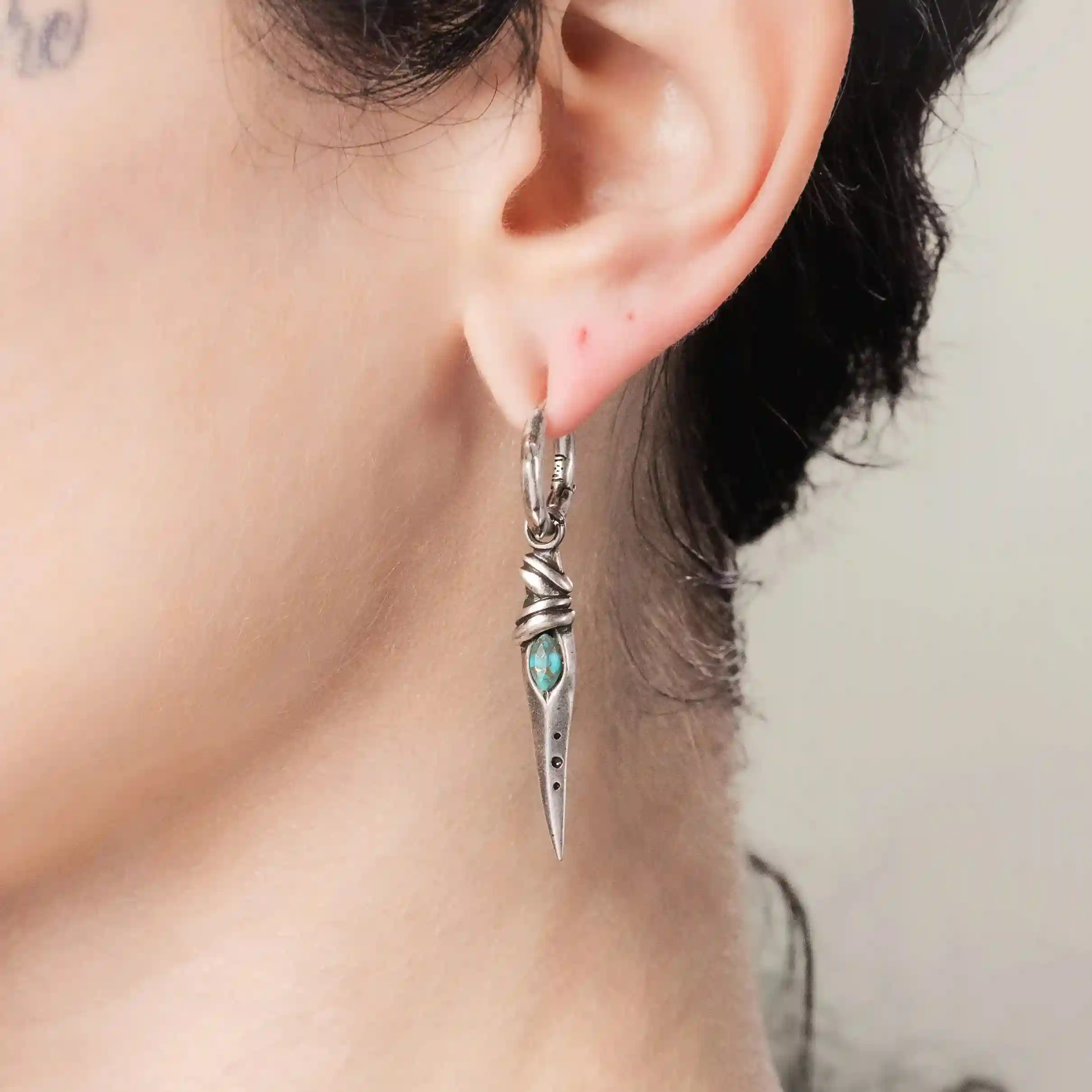 EYE DAGGER EARRINGS - Image 2