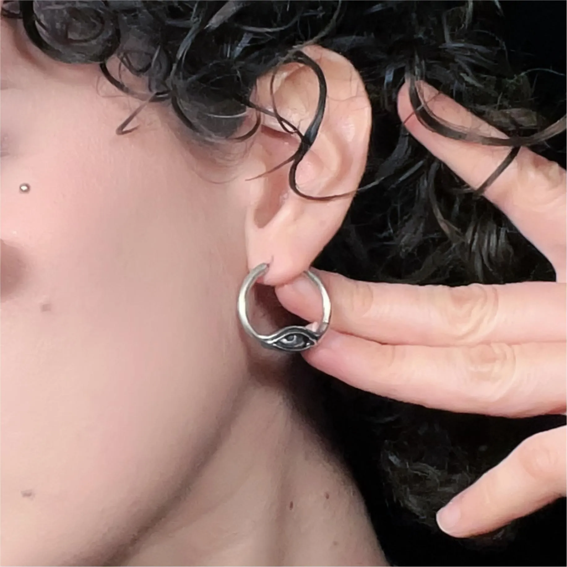 EYELOCK EARRINGS - Image 6