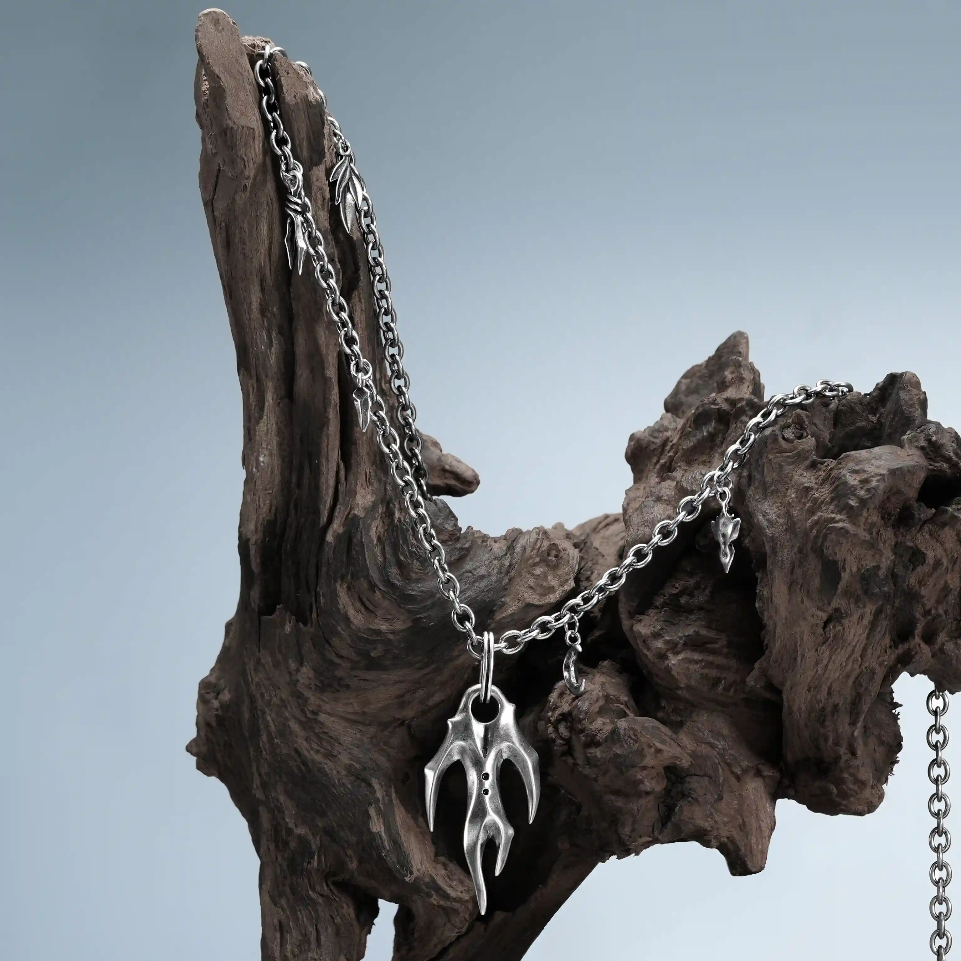 FERAL HUSK NECKLACE - Image 15