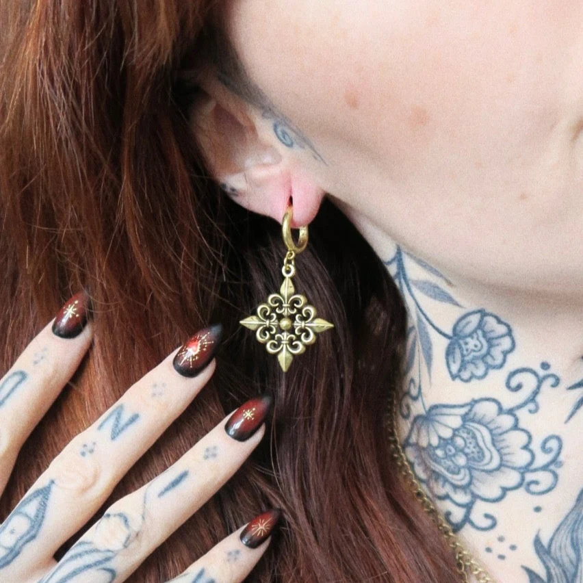 FLEUR-DE-LIS ELEGANCE EARRINGS - Image 16