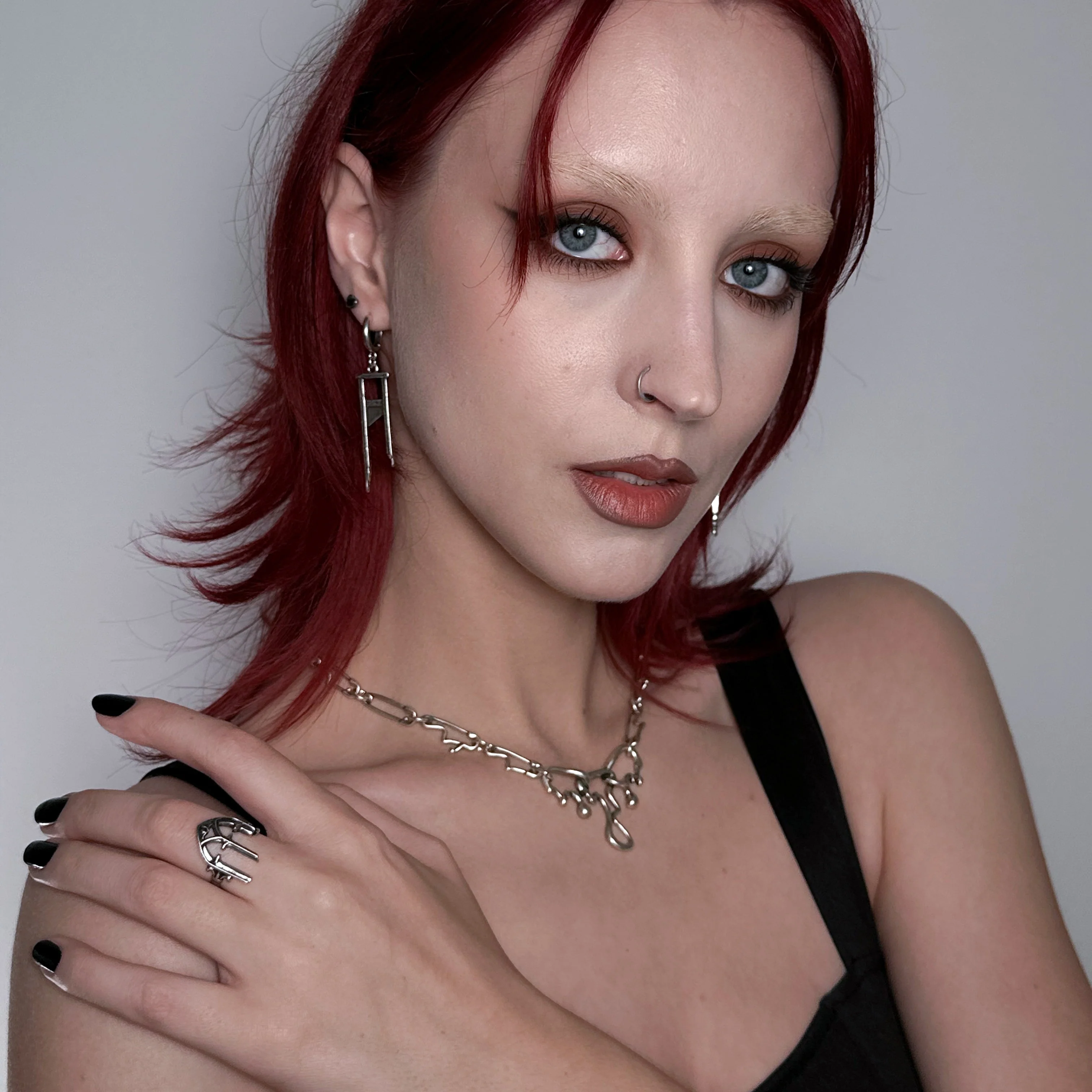 FLUID PIN NECKLACE - Image 6