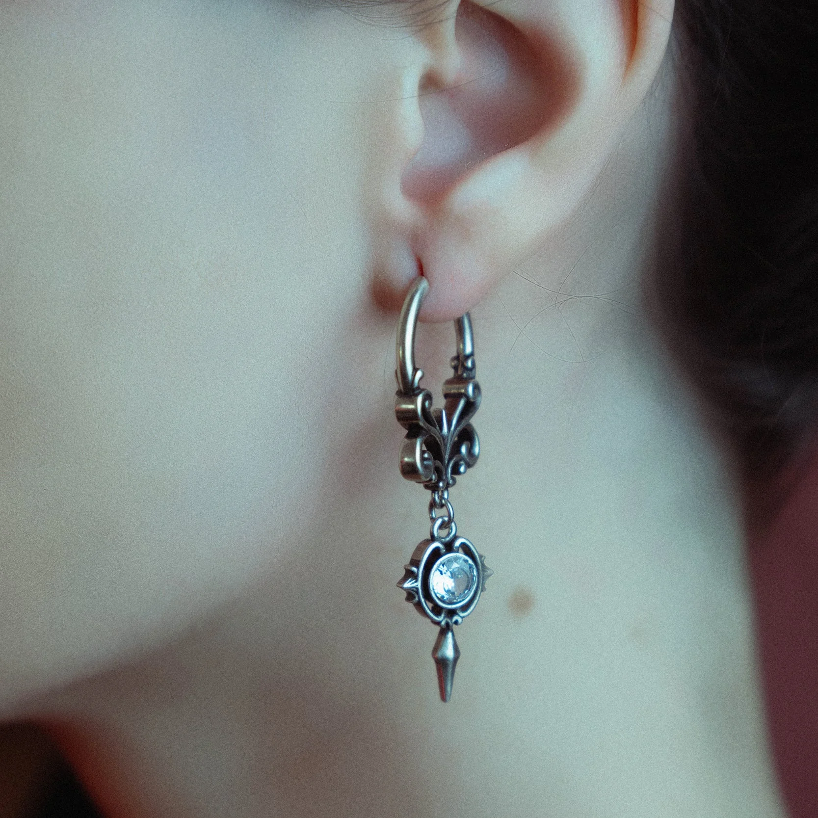GOTHIC CREST EARRINGS - Image 2