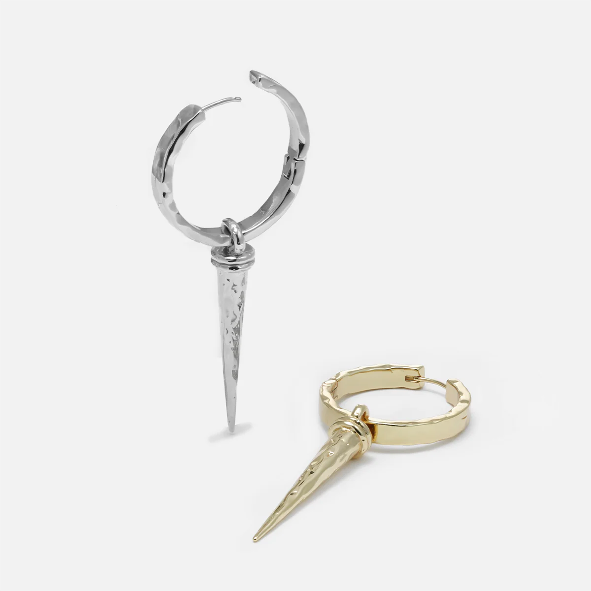 HAMMERED SPIKE EARRINGS - Image 3