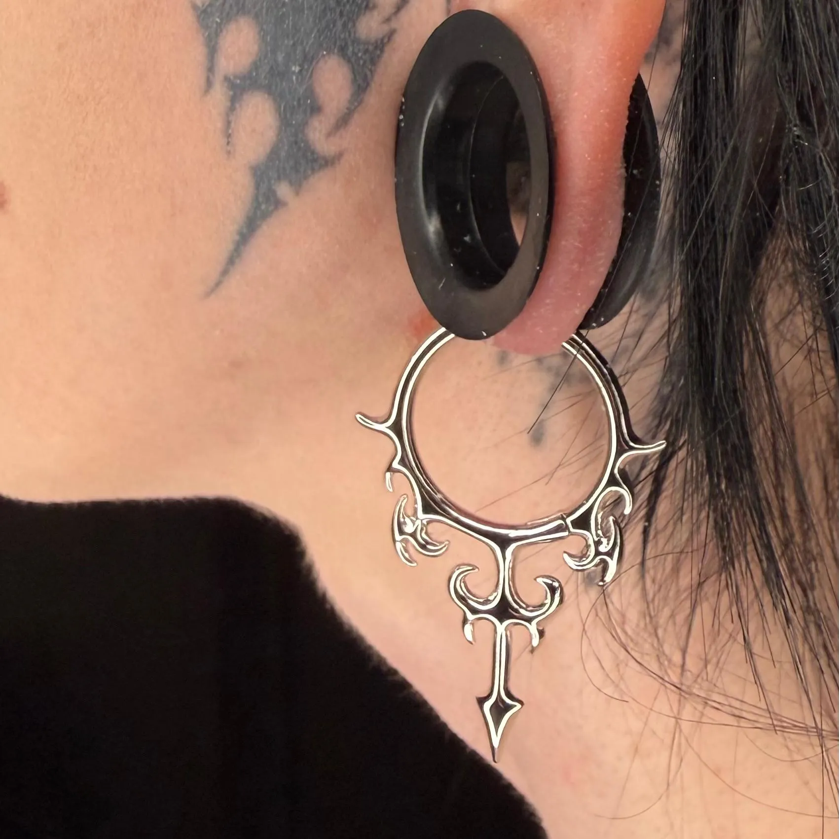 HELLFLAME BLADE EARRINGS - Image 6
