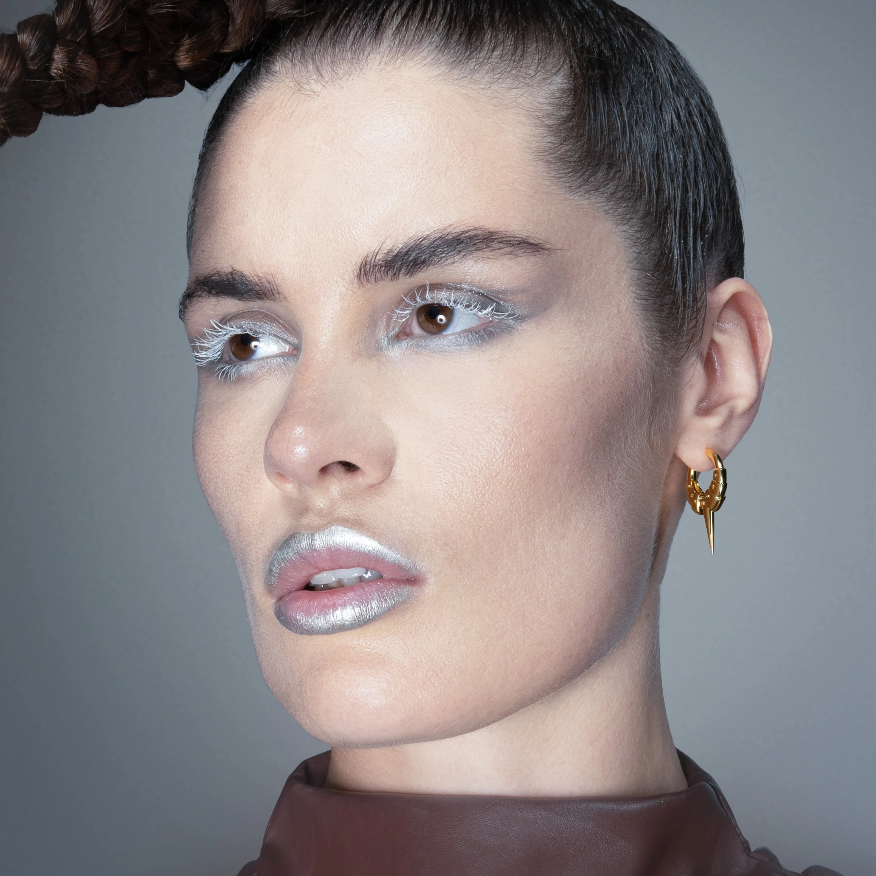 INTERLOCK SPIKE HOOP EARRINGS - Image 4
