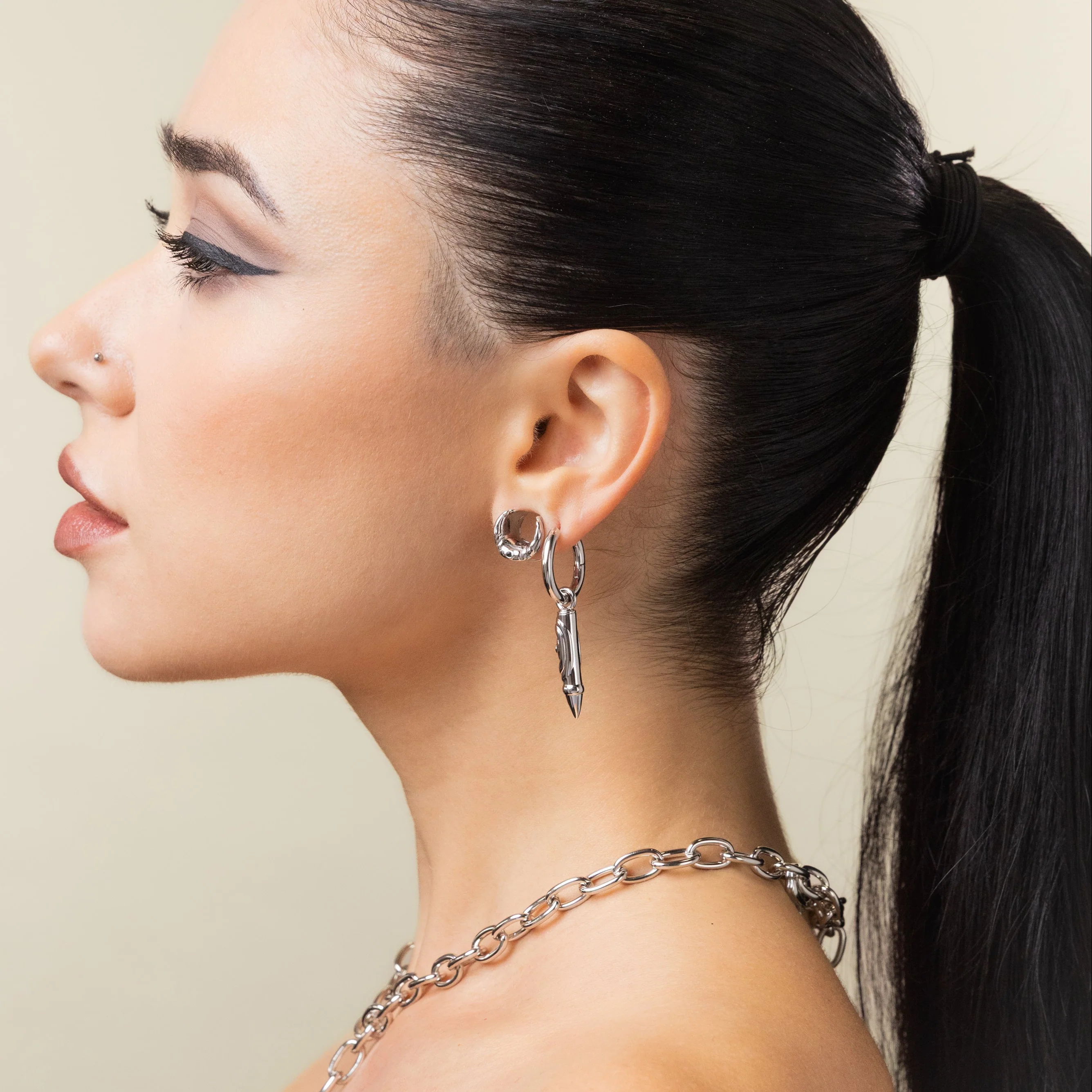LAMINAR AXIS DROP HOOP EARRINGS - Image 3