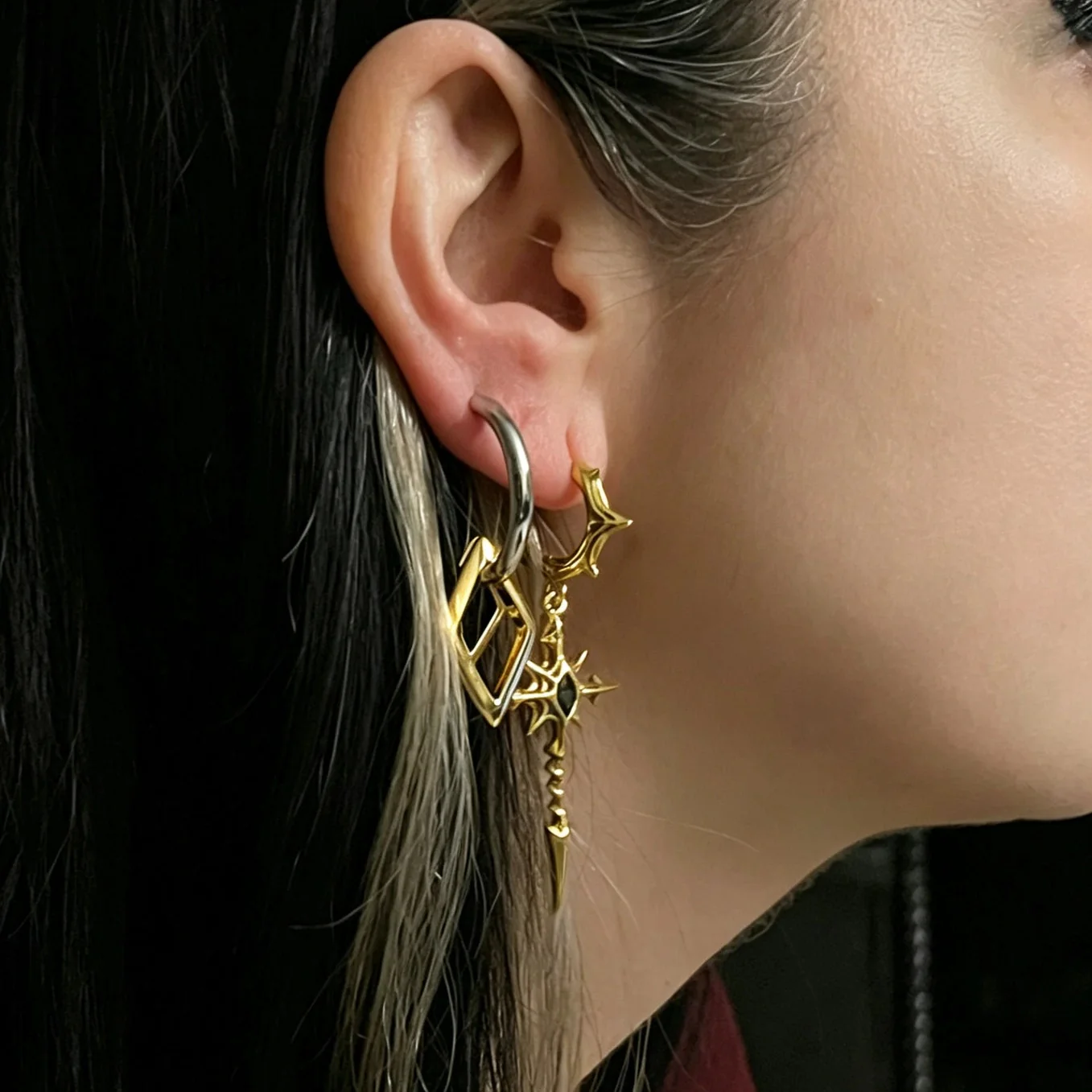 LONGINUS BLOOD RELIC EARRINGS - Image 9