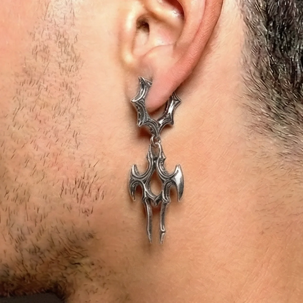 LONGINUS JUDGMENT TALON EARRINGS - Image 3