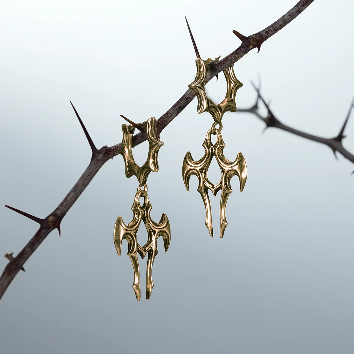 LONGINUS JUDGMENT TALON EARRINGS - Image 9