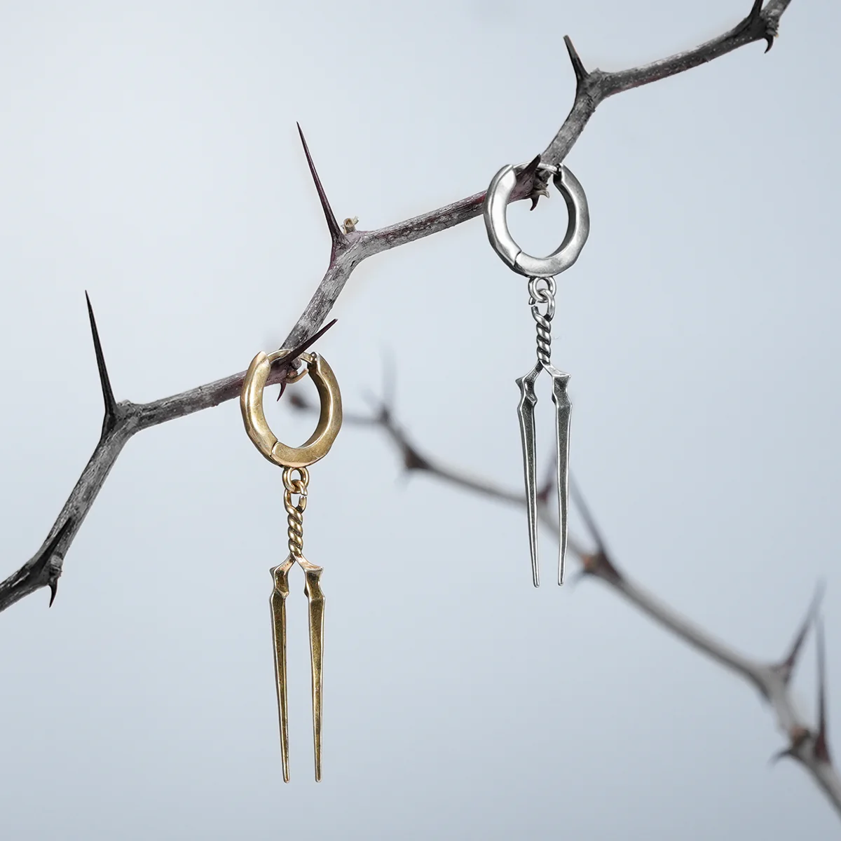 LONGINUS TWIN SPEAR EARRINGS - Image 11