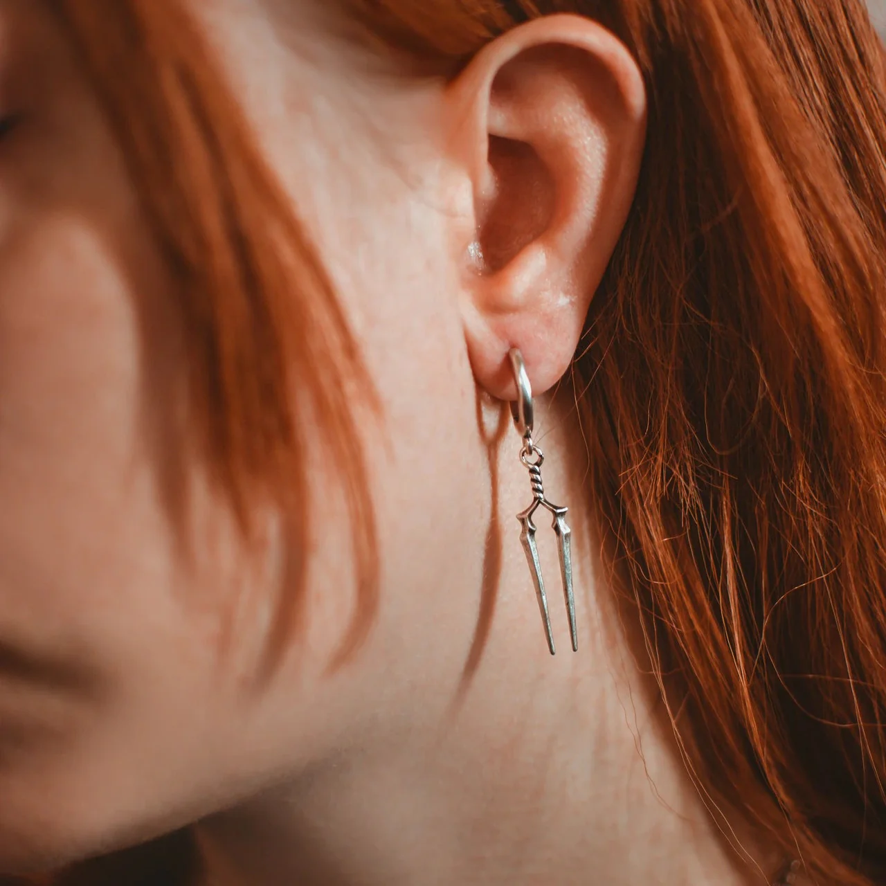 LONGINUS TWIN SPEAR EARRINGS - Image 3