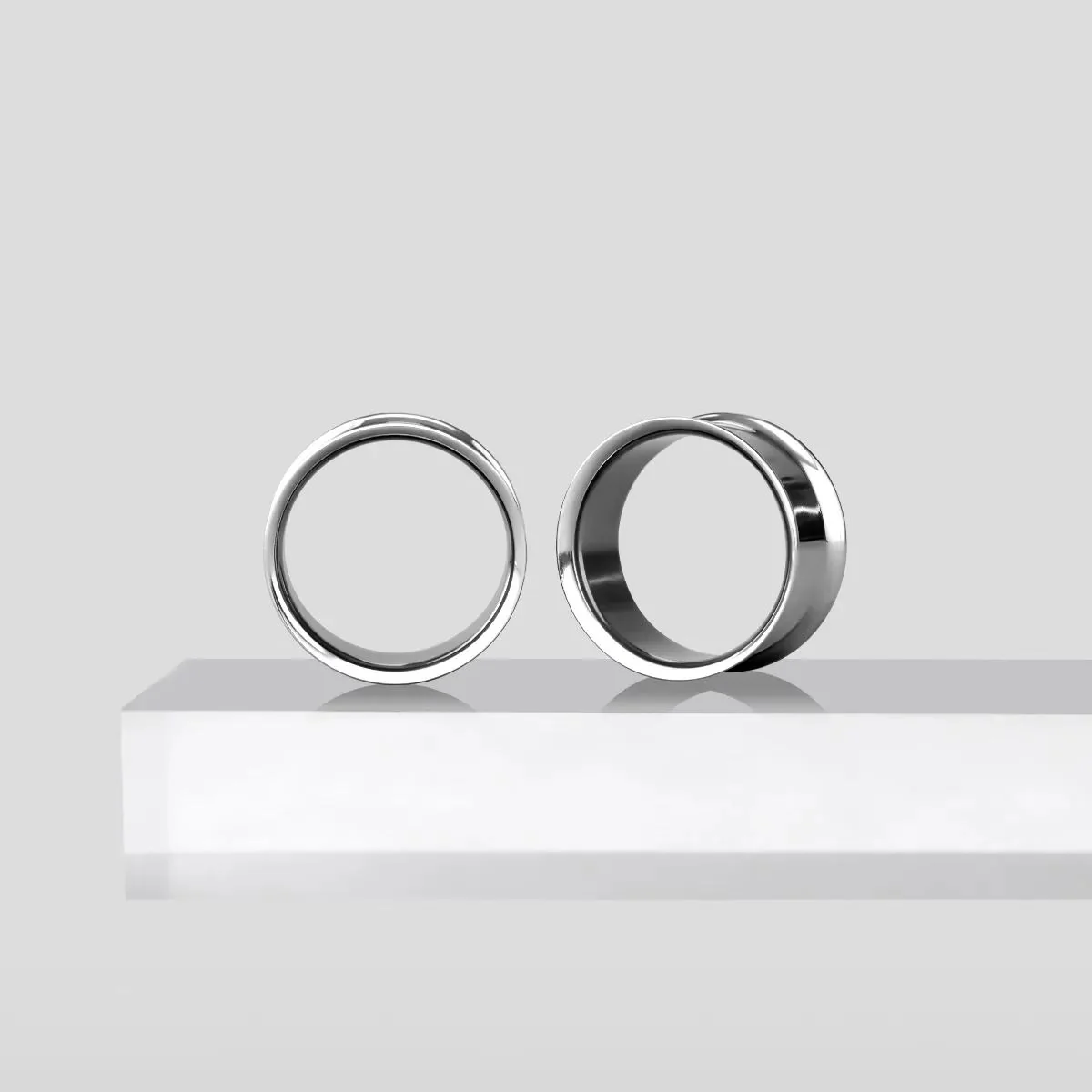 MINIMALIST LOOP TITANIUM TUNNELS - Image 5