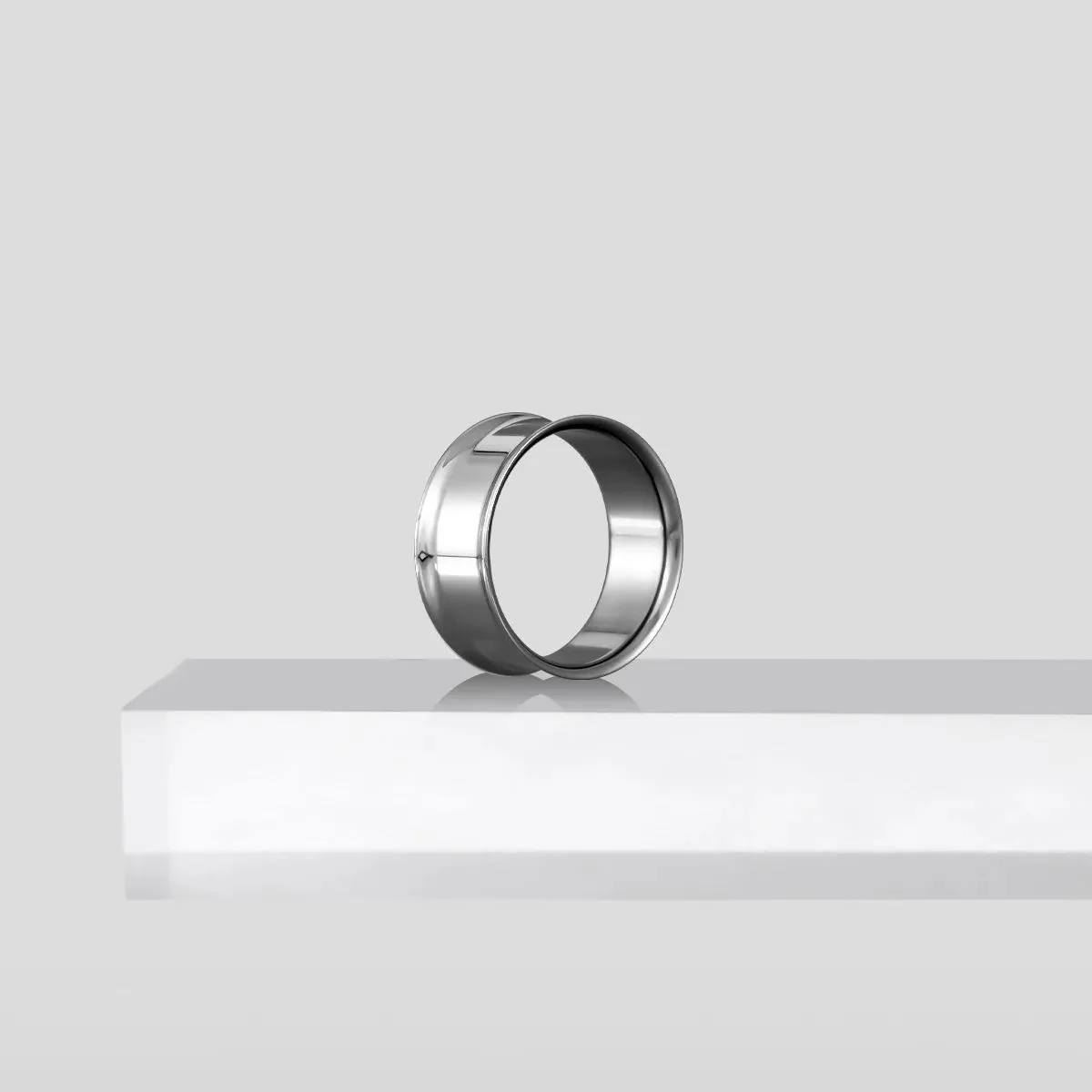 MINIMALIST LOOP TITANIUM TUNNELS - Image 6