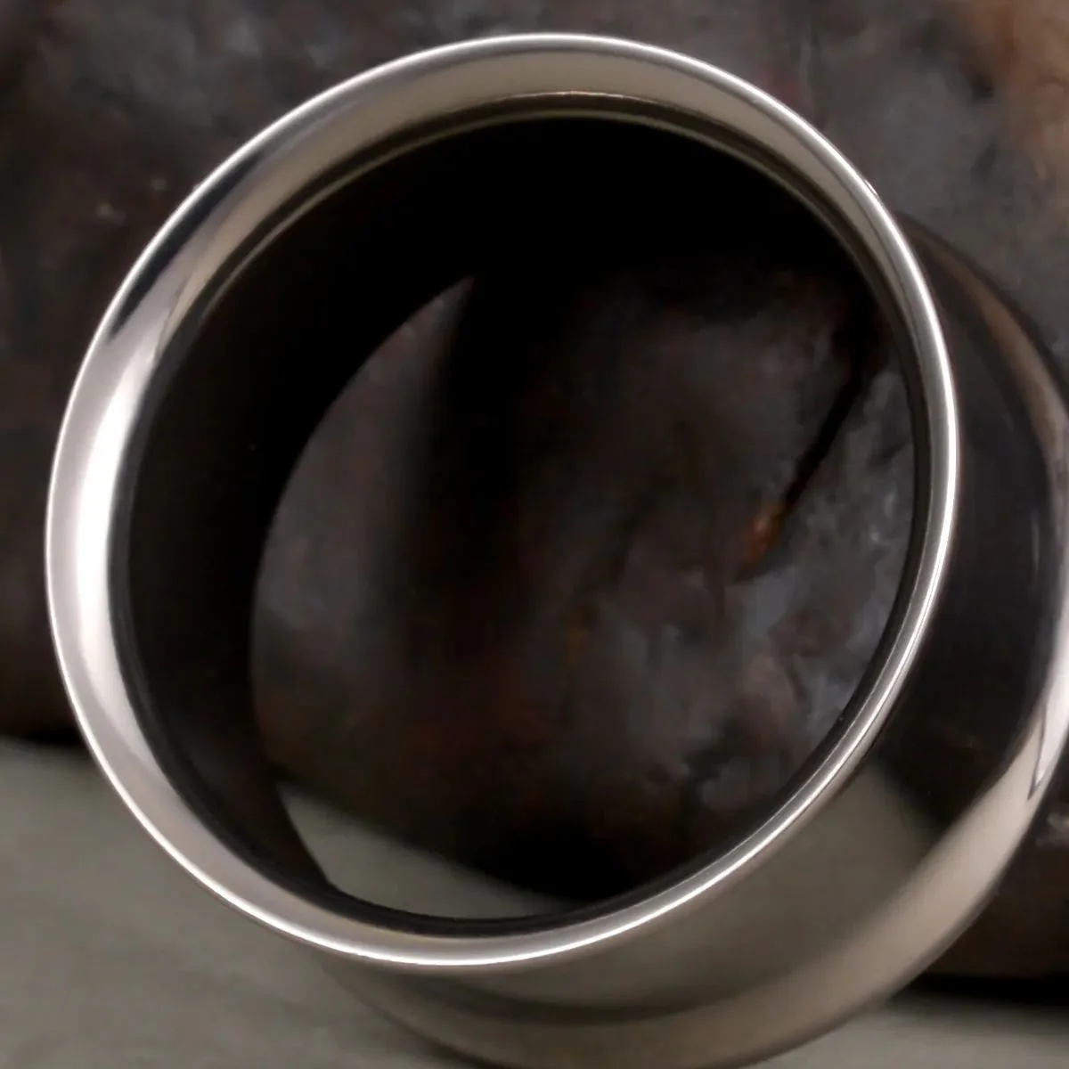 MINIMALIST LOOP TITANIUM TUNNELS - Image 8