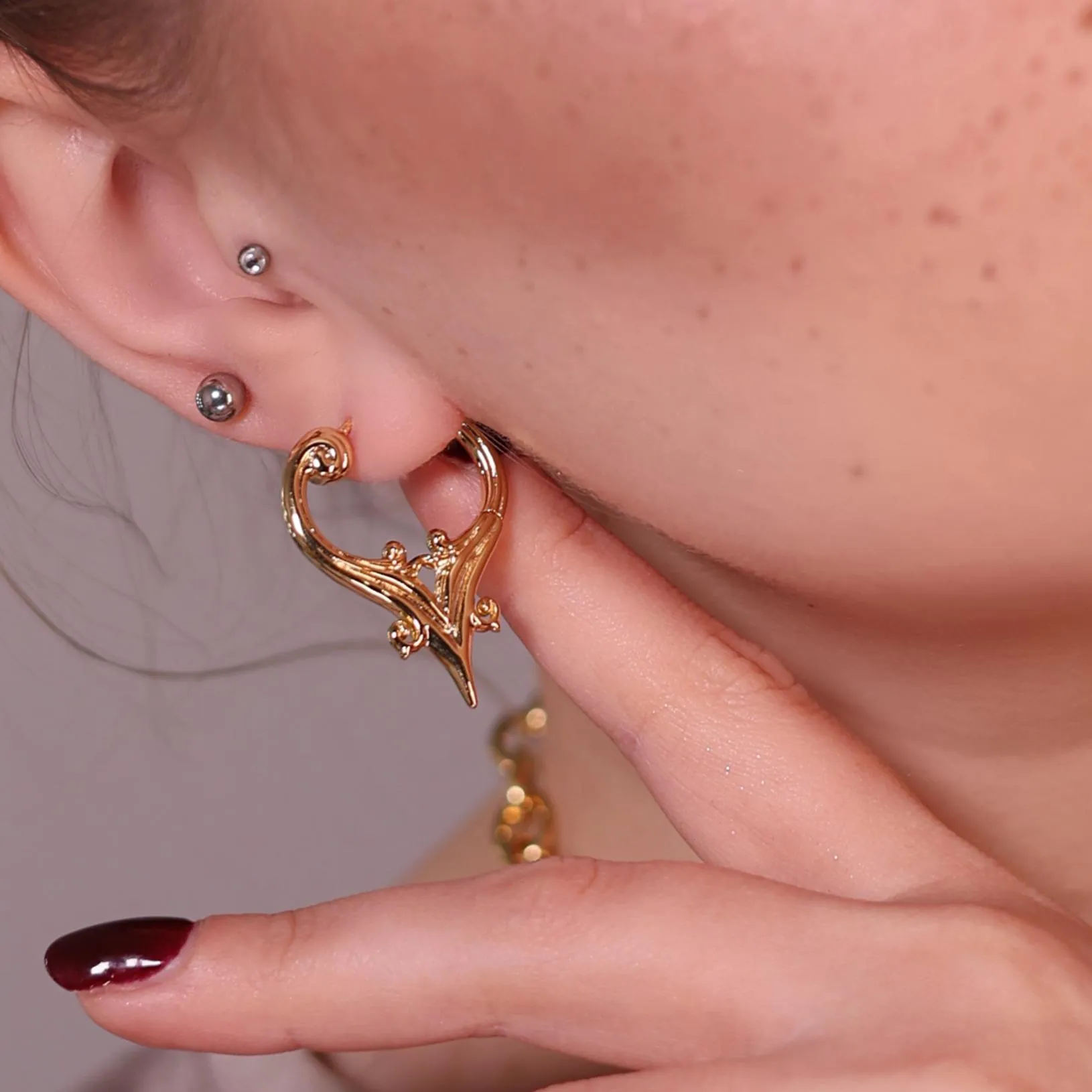 MYSTIC CREST EARRINGS - Image 3