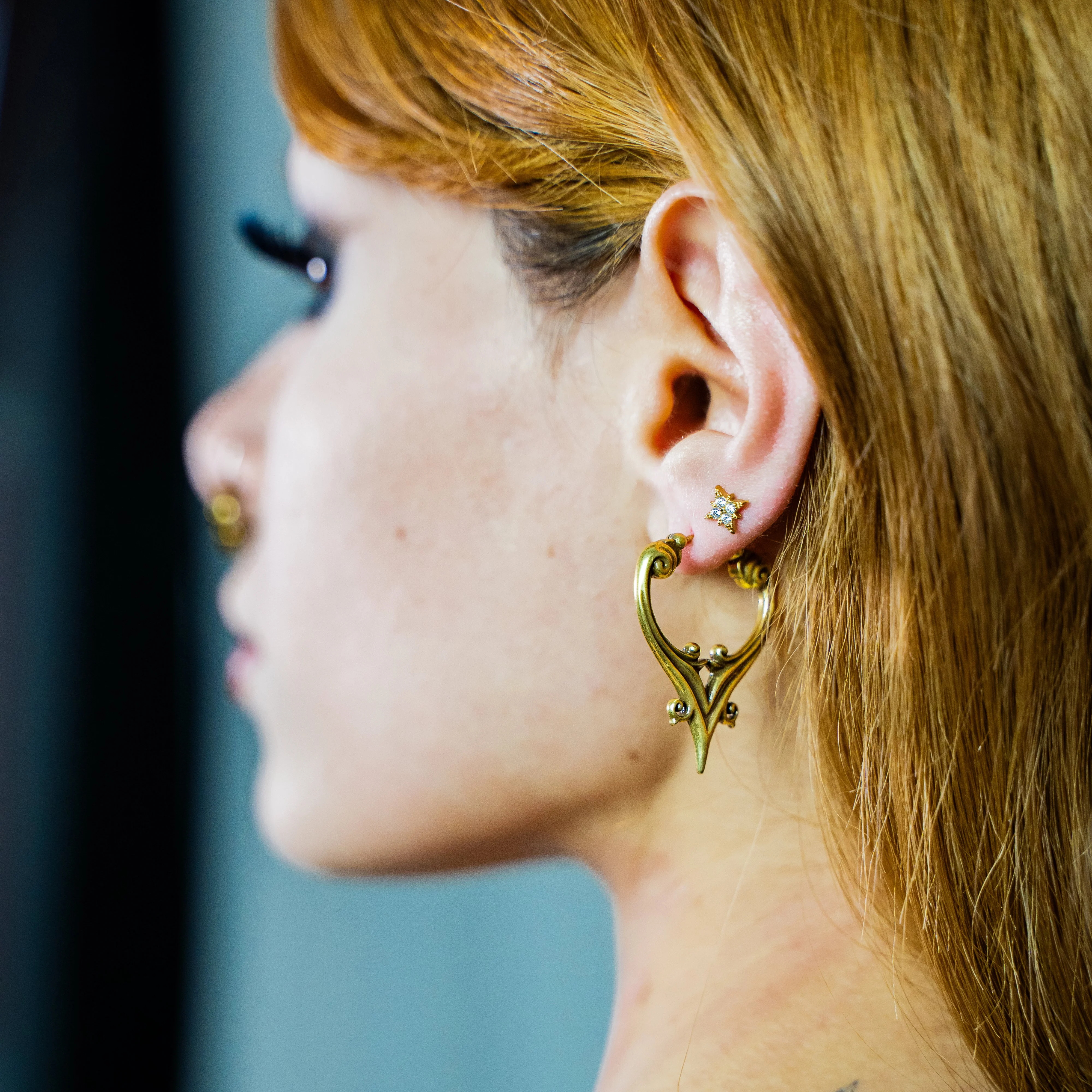 MYSTIC CREST EARRINGS - Image 4