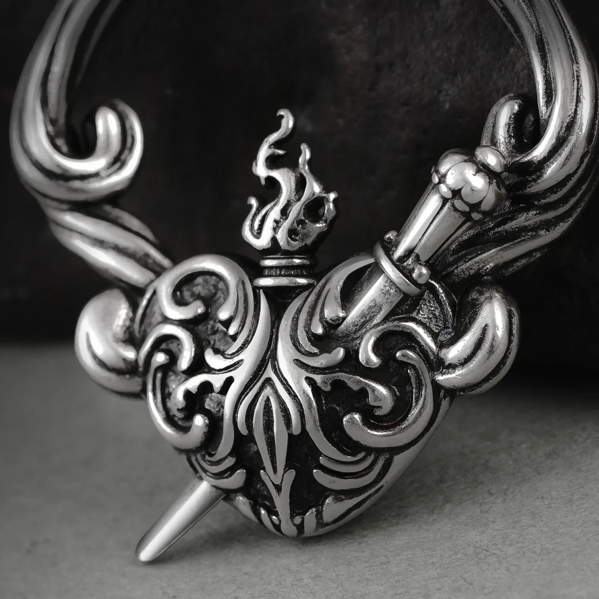 PASSIONATE HEART EARRINGS - Image 12