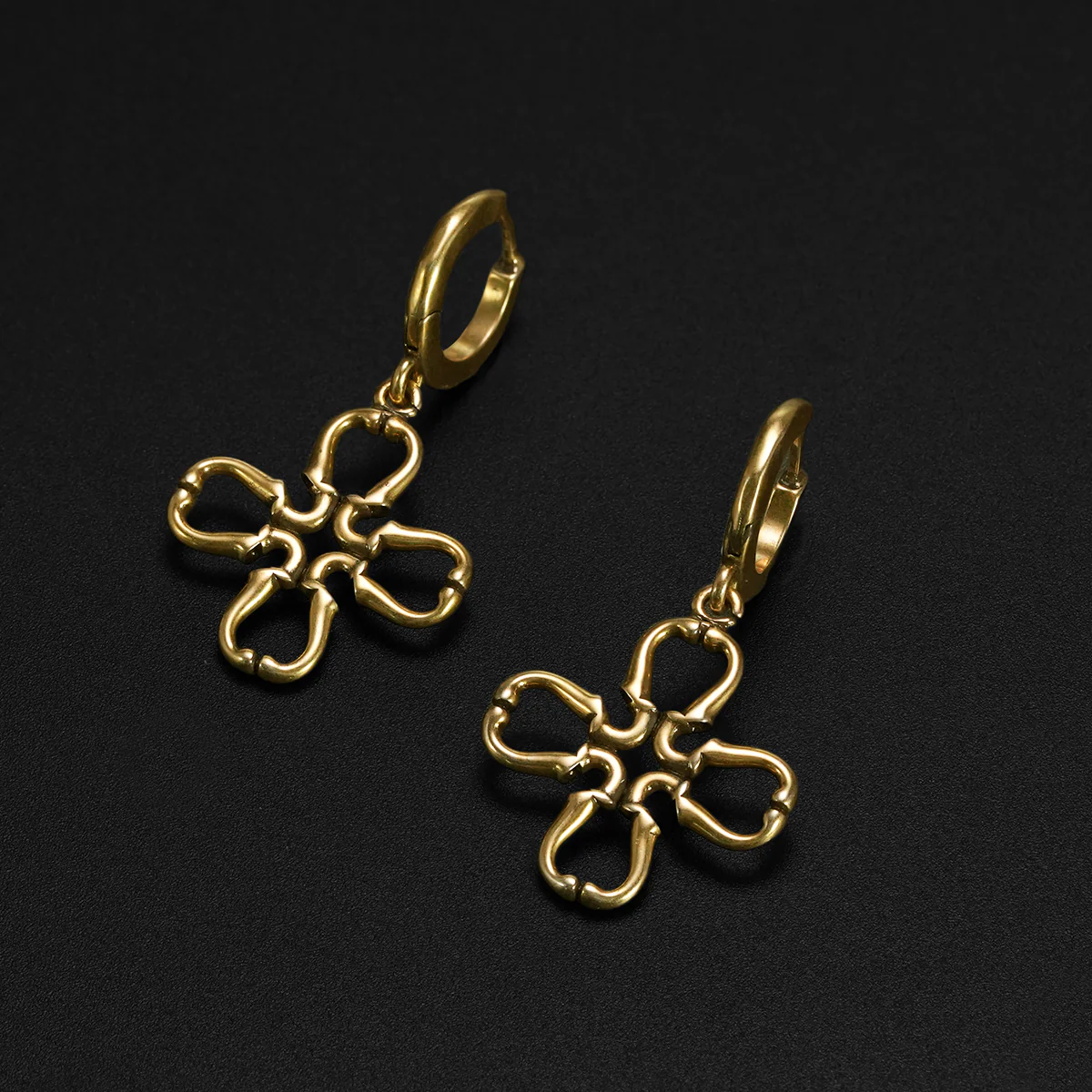 QUATREFOIL CROSS EARRINGS - Image 7