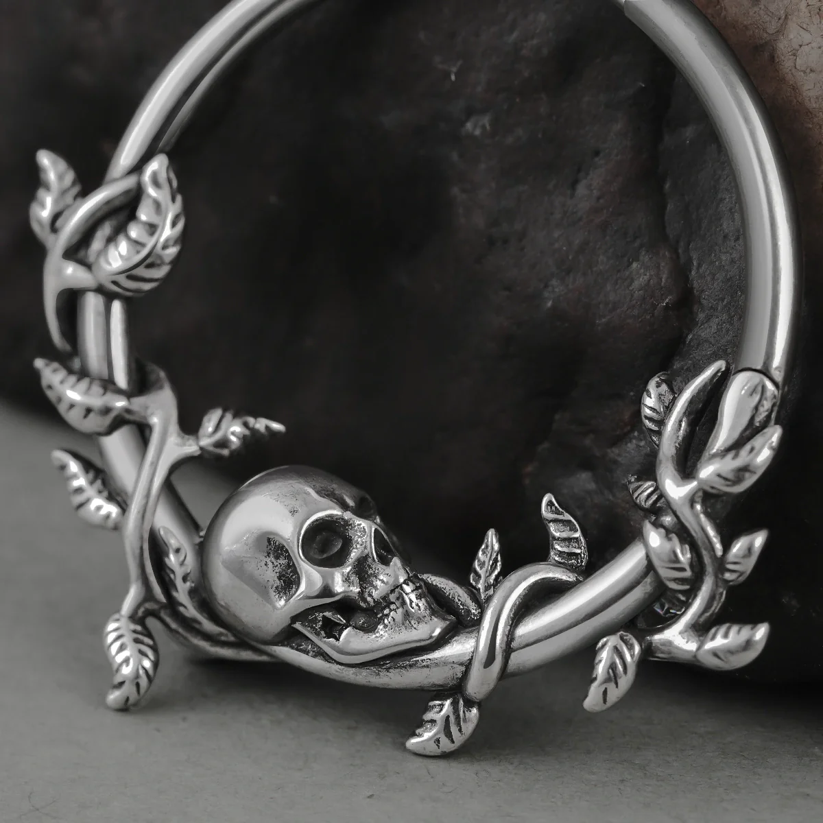 REBIRTH VINE EARRINGS - Image 4