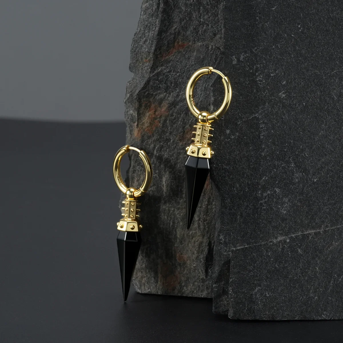 RIVET PRISM EARRINGS - Image 6