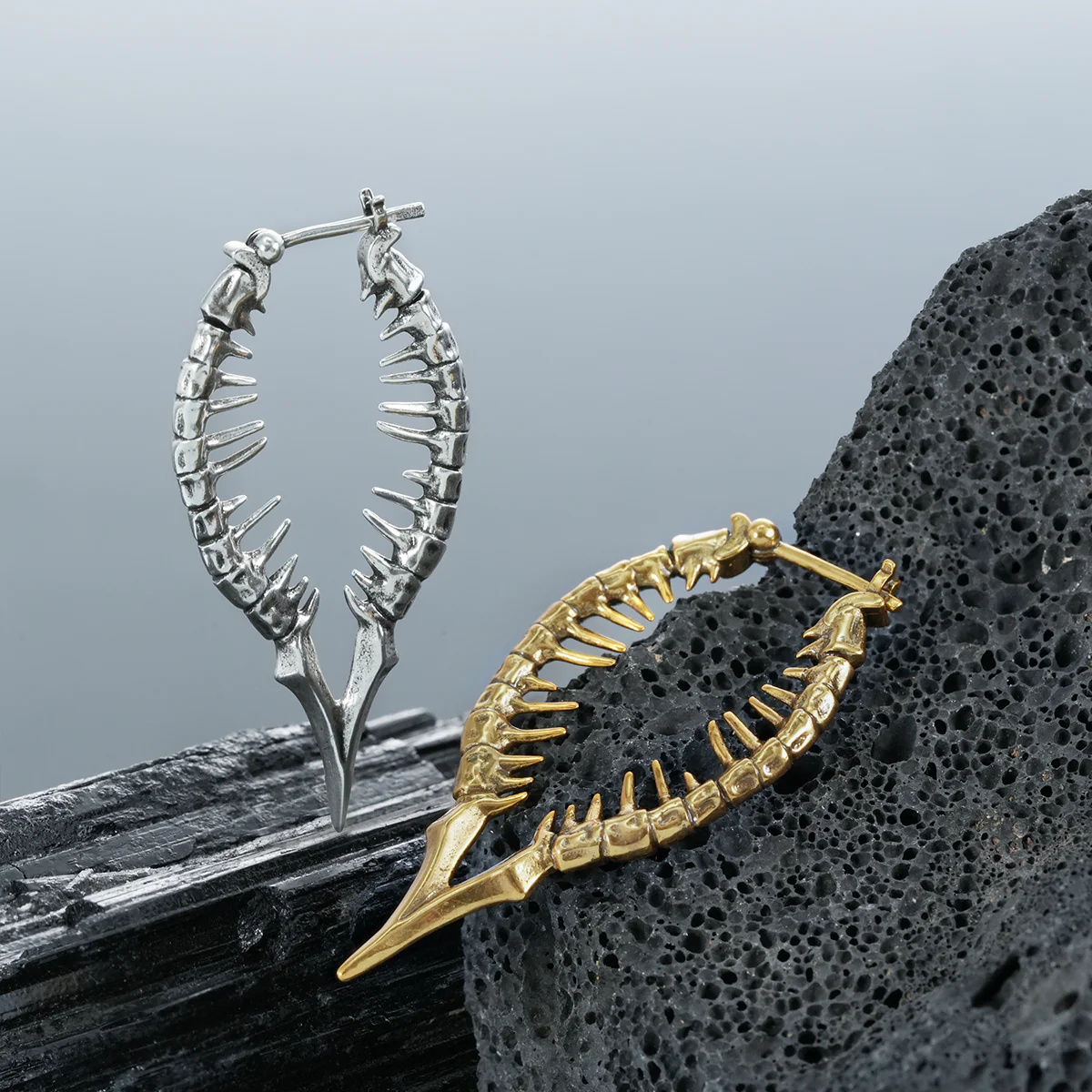 SPINAL REVERIE EARRINGS - Image 11