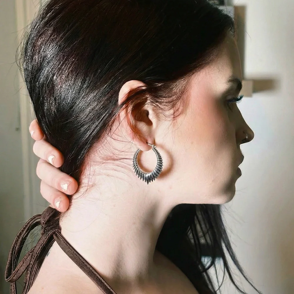 SPINE HALO EARRINGS - Image 2