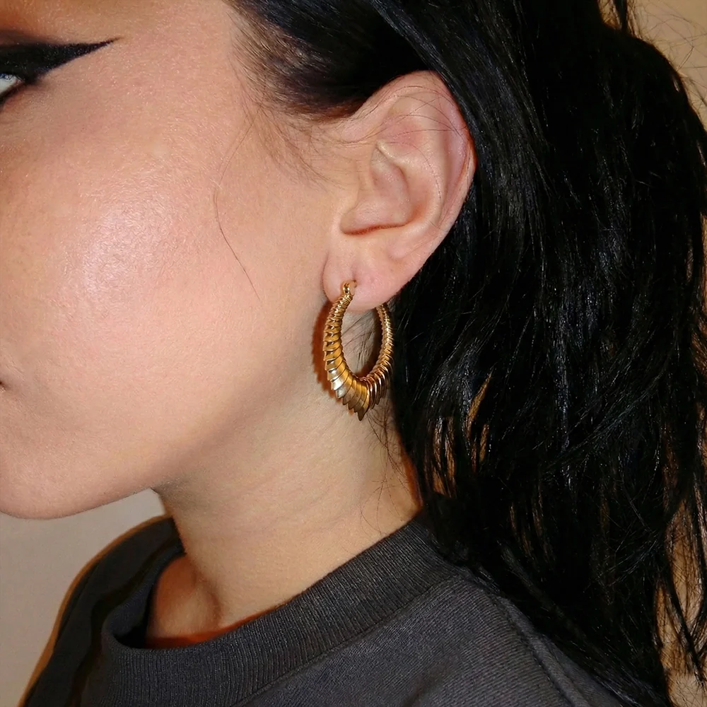 SPINE HALO EARRINGS - Image 4