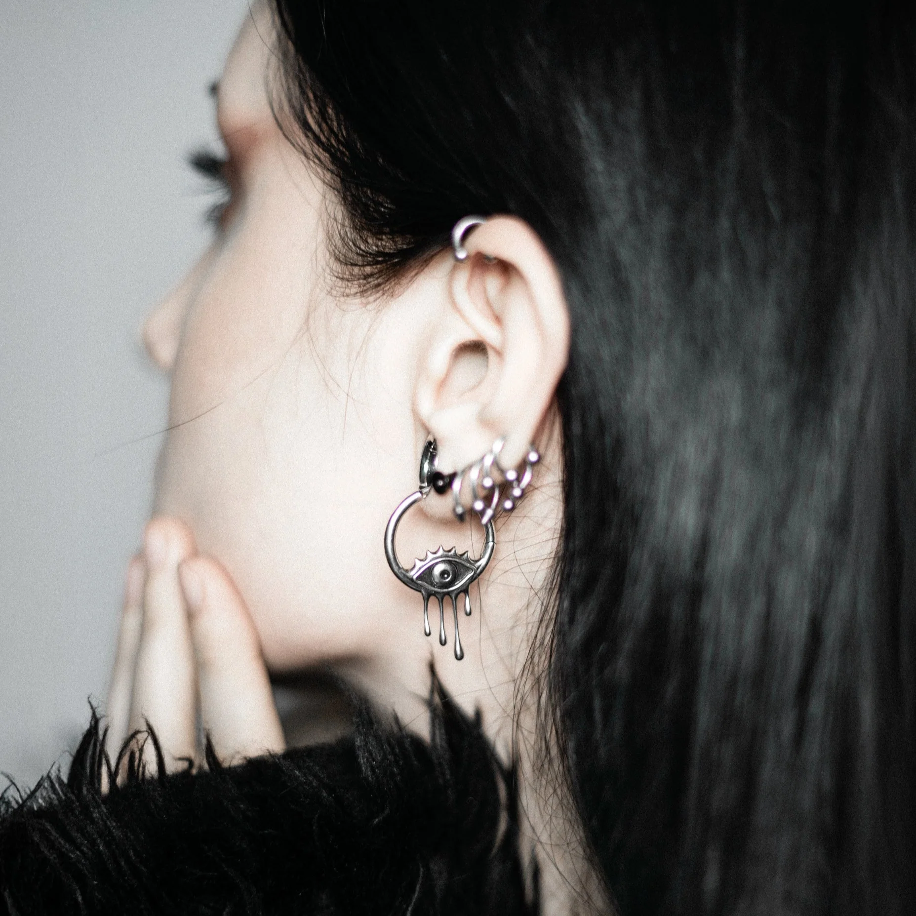 SURREALIST EYE EARRINGS - Image 5