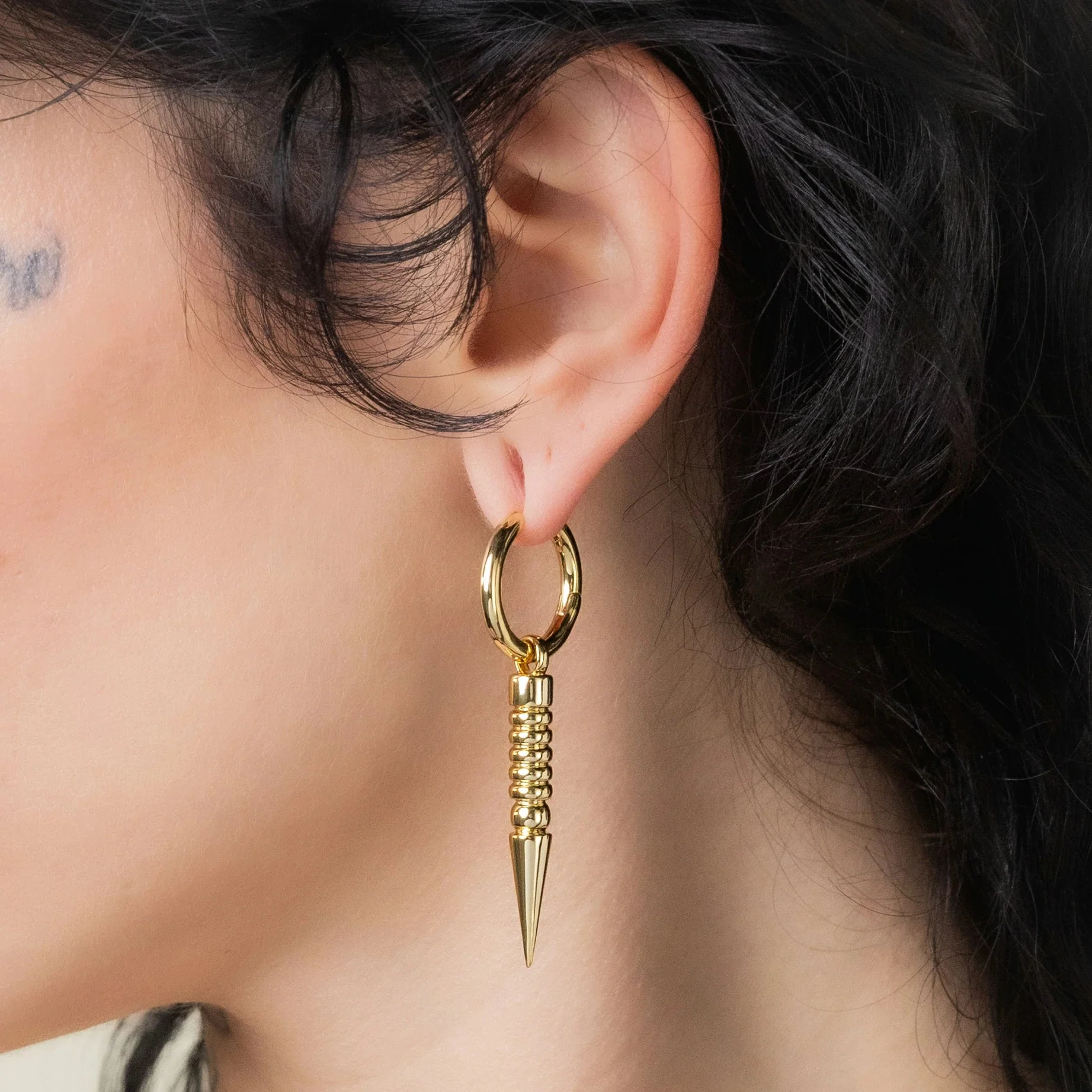 THORN DROP HOOPS EARRINGS - Image 2