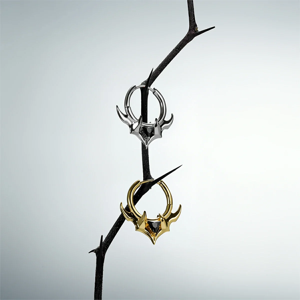 TRIDENT CREST STONE HOOPS EARRINGS - Image 8