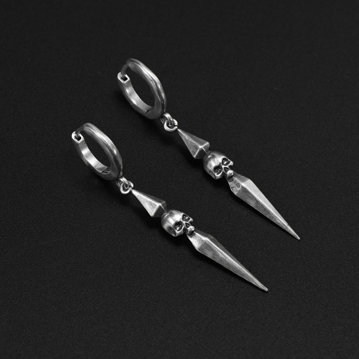 VANITAS SPIKE EARRINGS - Image 7